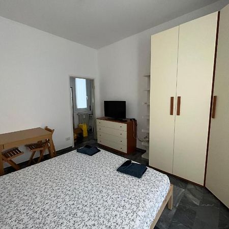 Apartamento Bilocale Roggia Scagna 7 Milán Exterior foto