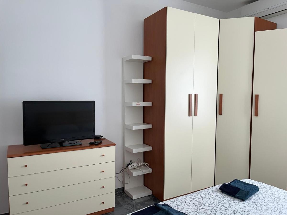 Apartamento Bilocale Roggia Scagna 7 Milán Exterior foto